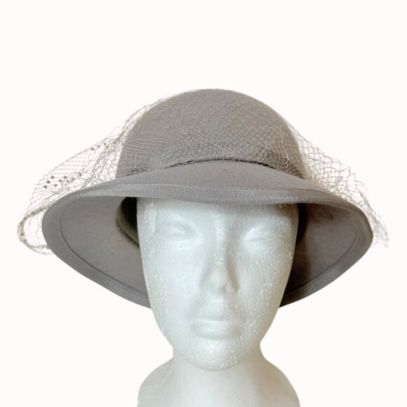 Canadian Wool Cloche Hat with Veil Gray Felt Vintage Millinery Retro 1940s Style - Picture 4 of 16